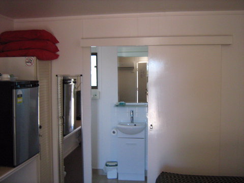 Rest Easi Motel - Accommodation Cairns 1