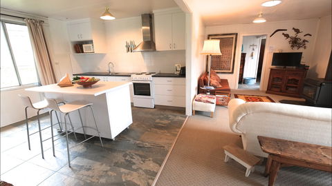 Sisters Beach House - Accommodation Cairns 0