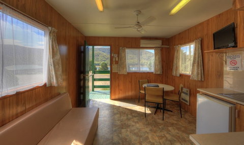 Talbingo Tourist Caravan Park - Accommodation Cairns 1