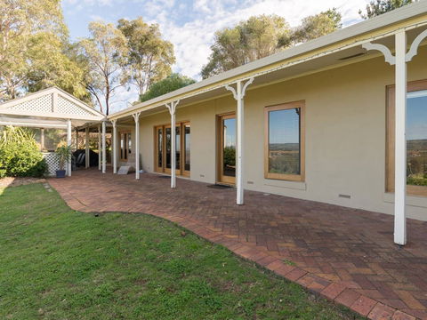 131 - Heart Of The Vale - Accommodation Cairns 1