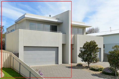 Alexander By The Sea - Accommodation Cairns 0