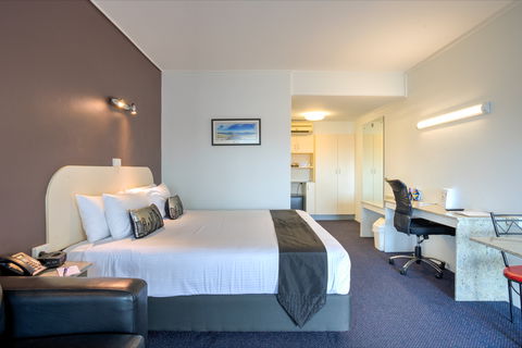 Best Western Zebra Motel - Accommodation Cairns 1