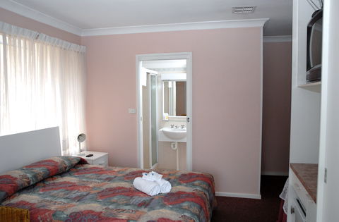Blue And White Lodge - Accommodation Cairns 1
