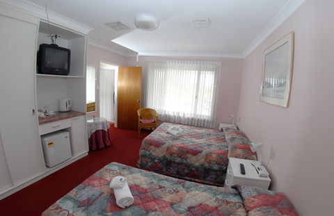 Blue And White Lodge - Accommodation Cairns 2