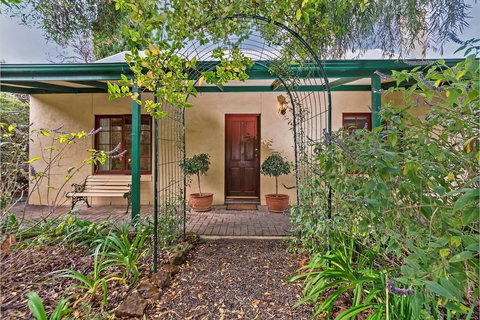 Country Pleasures Bed And Breakfast - Accommodation Cairns 1