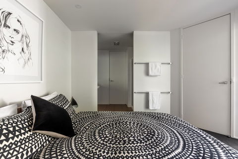 Dlux + Escape @ 83 Great Ocean Road Apartments Lorne - Accommodation Cairns 2