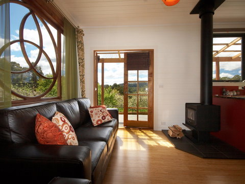 Elvenhome Farm Cottage - Accommodation Cairns 0