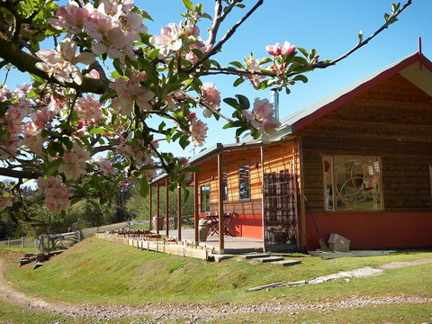 Elvenhome Farm Cottage - Accommodation Cairns 1