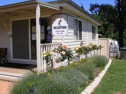 Fossickers' Tourist Park - Accommodation Cairns 0