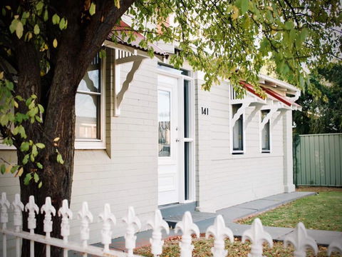 Gipps Street Cottage - Open - Accommodation Cairns 1