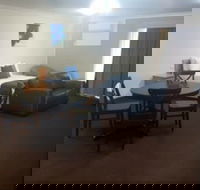 Hilltops Retreat Motor Inn - Accommodation Cairns