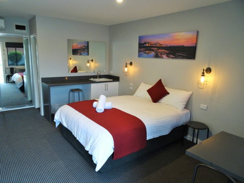 Merewether Motel - Accommodation Cairns 1