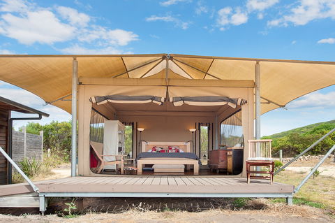 Pebble Point - Accommodation Cairns 0