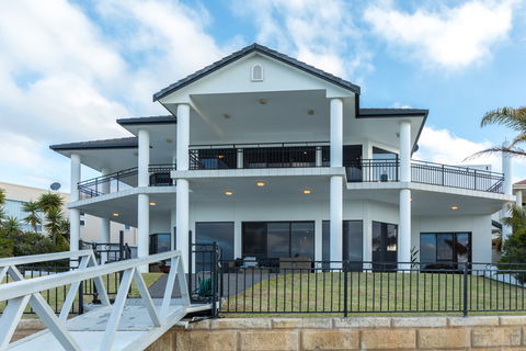 Port Lincoln Marina Luxury Escape - Accommodation Cairns 1
