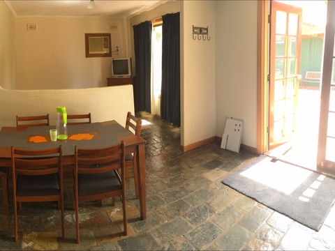 Stopover On Ocean Avenue - Accommodation Cairns 0