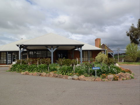 Swaggers Motor Inn - Accommodation Cairns 0