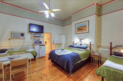 The Lodge Outback Motel - Accommodation Cairns 2