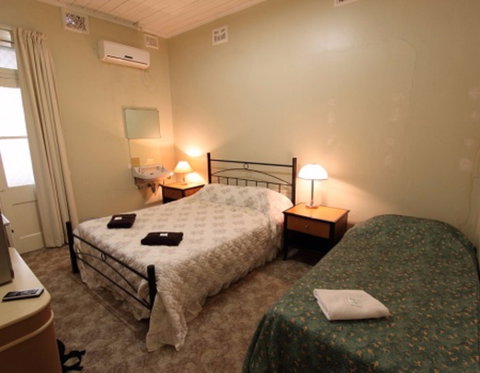 The Central Hotel Cootamundra - Accommodation Cairns 1