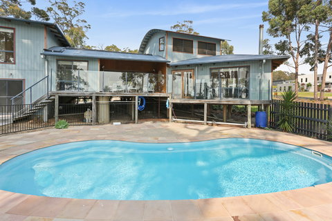 Tura Tree House - Accommodation Cairns 1