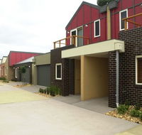 The Lakes Apartments - Accommodation Cairns