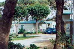 The Lakes Beachfront Holiday Retreat - Accommodation Cairns 0