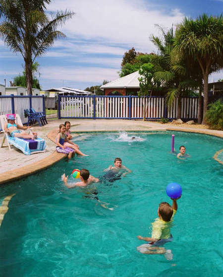 Golden Terrace Holiday Park - Accommodation Cairns 1