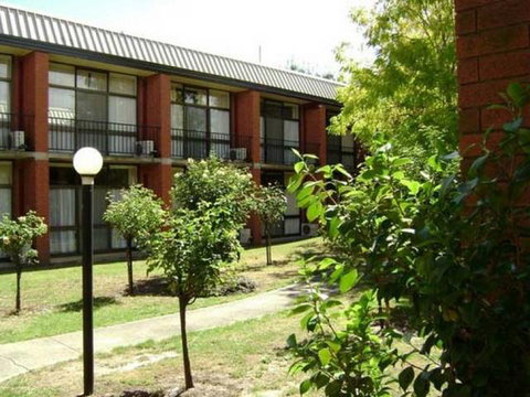 Moe Motor Inn - Accommodation Cairns 1