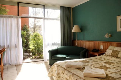 Moe Motor Inn - Accommodation Cairns 2