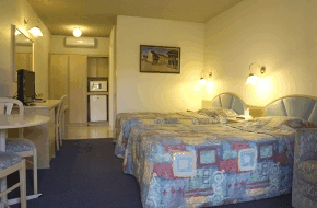 In Town Motor Inn - Accommodation Cairns 2