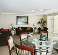 Burleigh Surf Beachfront Apartments - Accommodation Cairns