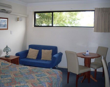 Waterford Motor Inn - Accommodation Cairns 1