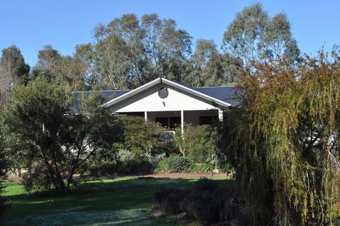 Mansfield Spa Retreat - Accommodation Cairns 0