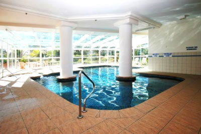 Burleigh Surf Beachfront Apartments - Accommodation Cairns 8