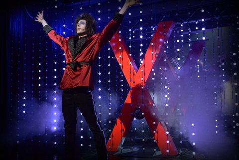 Draculas Cabaret Restaurant - Accommodation Cairns 3