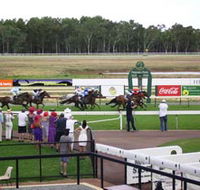 Pinjarra Race Club - Accommodation Cairns
