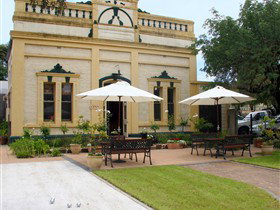 Williamstown SA Accommodation Cairns