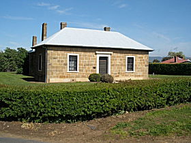 Oatlands Court House - Accommodation Cairns 0
