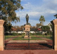 Dalby War Memorial and Gates - Accommodation Cairns
