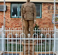 Soldier Statue Memorial Chinchilla - Accommodation Cairns