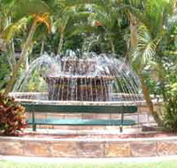 Bauer and Wiles Memorial Fountain - Accommodation Cairns