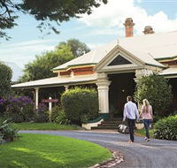 Historical Walk Through Russell Street - Accommodation Cairns