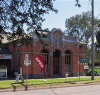Old Post Office Seymour - Fine Art Gallery  Licensed Restaurant - Accommodation Cairns