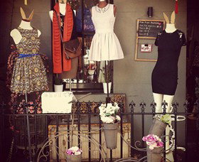 Frou Frou Designs - Accommodation Cairns 0