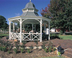 Muir House Art Gallery - Accommodation Cairns 0