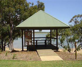 Canoe Point Beach And Parklands - Accommodation Cairns 2