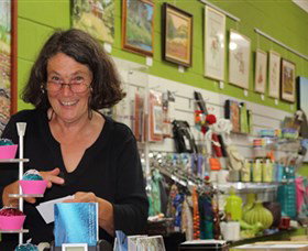 Artists On Parade Art Gallery - Accommodation Cairns 0