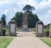 Warwick War Memorial and Gates - Accommodation Cairns