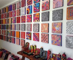 Bouddi Gallery - Contemporary Aboriginal Art - Accommodation Cairns 1