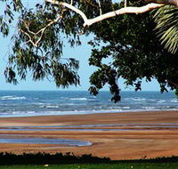Beachfront Hotel - Accommodation Cairns