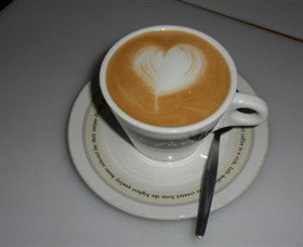 Breretons Bakery And Coffee Lounge - Accommodation Cairns 2